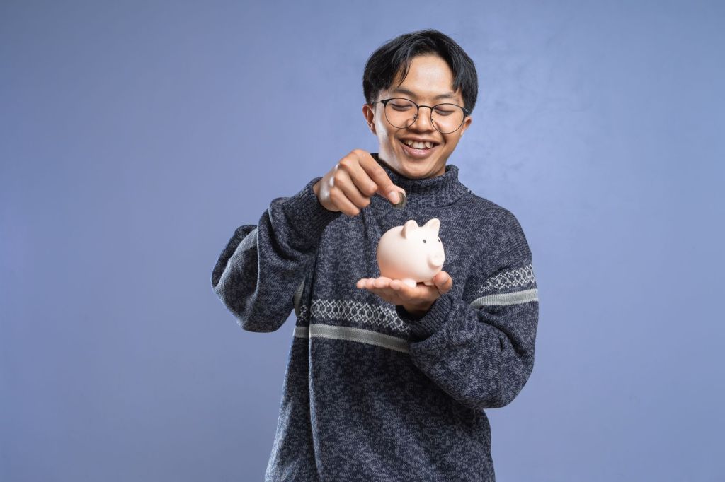 Healthy money habits for teens: Starting small, growing&nbsp;strong